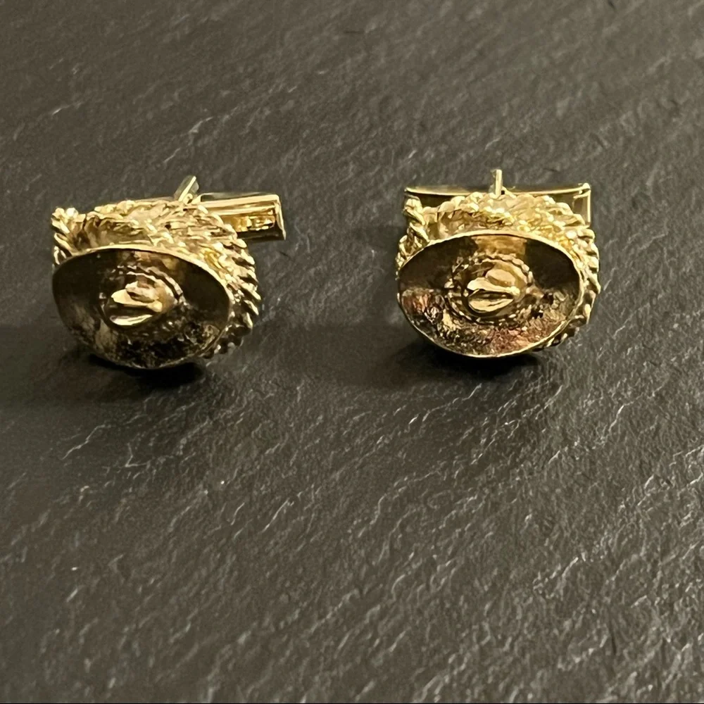 Vintage Gold Tone Cowboy Hat Rope Western Theme Cufflinks